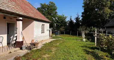 2 room house in Tapioszecso, Hungary