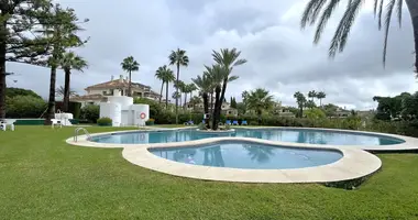2 bedroom apartment in Estepona, Spain