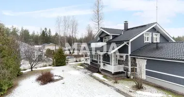 5 bedroom house in Helsinki sub-region, Finland