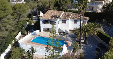Villa 3 bedrooms in Calp, Spain