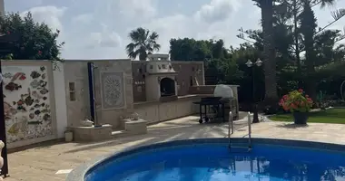 4 bedroom house in Chloraka, Cyprus