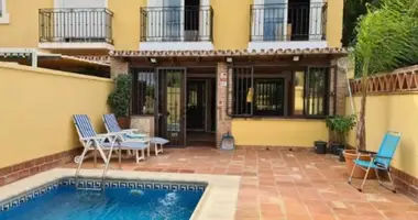 4 bedroom house in Estepona, Spain