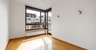 Wohnung 3 zimmer in Warschau, Polen