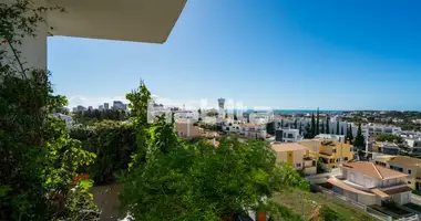 Mieszkanie 2 pokoi z taras, z horoshee sostoyanie good condition, z holodilnik fridge w Portimao, Portugalia