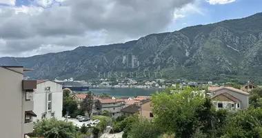 Wohnungen auf mehreren Ebenen 4 zimmer in Dobrota, Montenegro