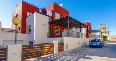 Reihenhaus 4 Zimmer mit Balkon, mit Klimaanlage, mit Parken in Almoradi, Spanien