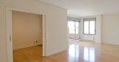 3 bedroom apartment in Madrid, Spain