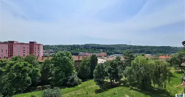 Mieszkanie 3 pokoi w Komlo, Węgry