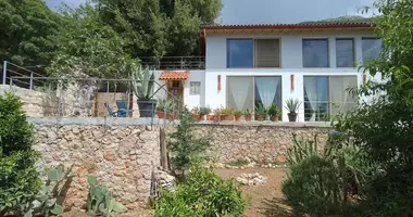 Bungalow 4 rooms with balcony, with sea view, with with repair in Kas, Turkey
