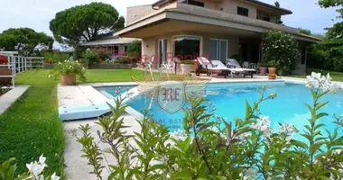 Villa 5 bedrooms in Imperia, Italy