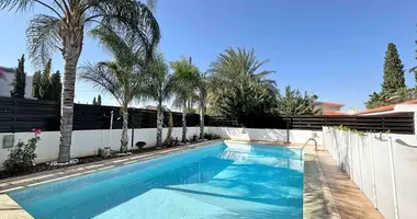 Dom 4 pokoi w Strovolos, Cypr