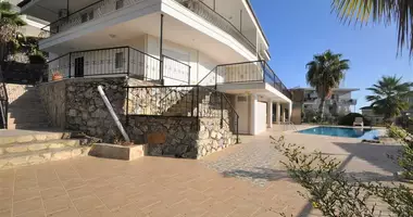 Villa 4 habitaciones con aparcamiento, con Vistas al mar, con Piscina en Alanya, Turquía