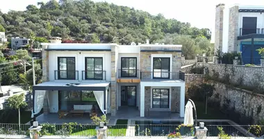 Villa 4 Zimmer mit Balkon, mit Klimaanlage, mit Meerblick in Goeltuerkbuekue, Türkei