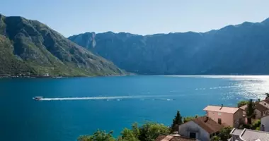 Villa  con Junto al mar en Kotor, Montenegro