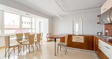 Wohnung 6 zimmer in Minsk, Belarus