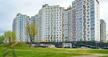 Apartamento 3 habitaciones en Minsk, Bielorrusia