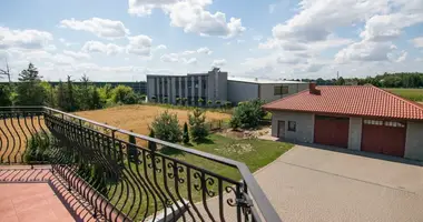 Коммерческое помещение 330 м² в Ожарув-Мазовецкий, Польша