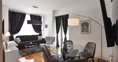 Appartement 3 chambres avec Piscine, avec Vue de la cour dans Budva, Monténégro