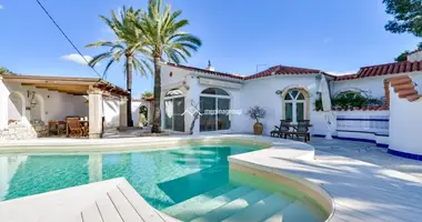 Villa  mit Yard, mit Zentralheizung, mit Kamin in Altea, Spanien