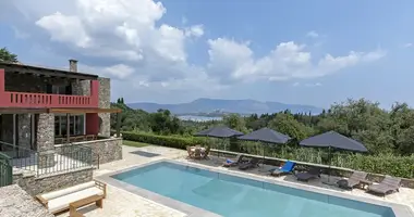 Вилла 7 комнат  с видом на море, с бассейном, с видом на горы в Afra, Греция