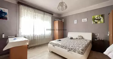4 room house in Tolna, Hungary