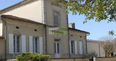 Commercial property 260 m² in Bordeaux, France