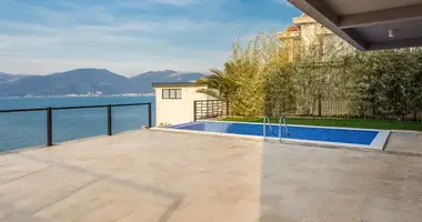 Villa 4 bedrooms with By the sea in Krasici, Montenegro