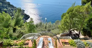 Villa 5 bedrooms with Furnitured, with Air conditioner, with Sea view in Saint-Jean-Cap-Ferrat, France