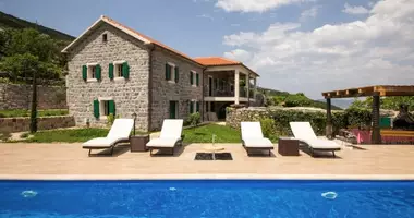 Villa 6 bedrooms with 
rent in Montenegro