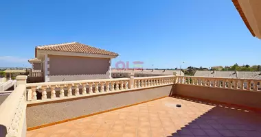 Villa 3 bedrooms with terrace, with garage, with fireplace in Torrevieja, Spain