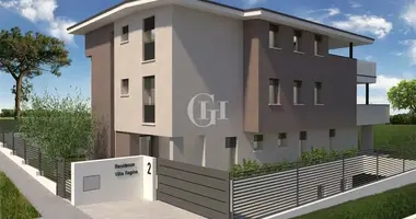 2 bedroom apartment in Desenzano del Garda, Italy