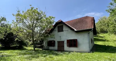 Casa 4 habitaciones en Balatonszarszo, Hungría