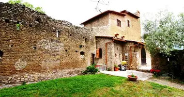 Haus 3 Schlafzimmer in Tivoli, Italien