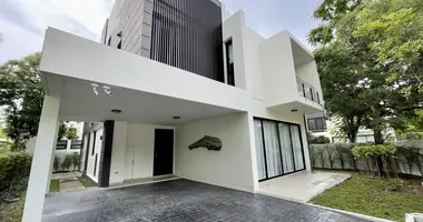 Villa 4 chambres avec Fenêtres double vitrage, avec Meublesd, avec Climatiseur dans Phuket, Thaïlande