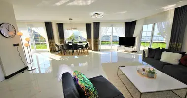 Villa 4 chambres avec parkovka parking, avec Piscine, avec Sauna dans Alanya, Turquie