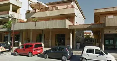 Commercial property 100 m² in Giulianova, Italy