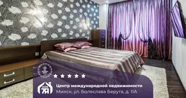 Apartamento 3 habitaciones en Minsk, Bielorrusia