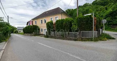 Коммерческое помещение 407 м² в Город Загреб, Хорватия
