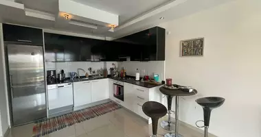 2 room apartment with parking, with elevator, with swimming pool in Alanya, Turkey