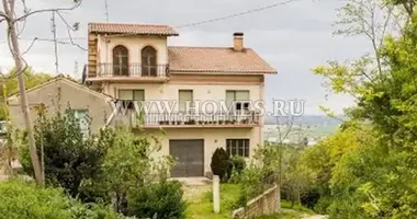 3 bedroom house in Pescara, Italy