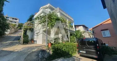 Apartamento 3 habitaciones con aparcamiento, con Amueblado, con Aire acondicionado en Krasici, Montenegro
