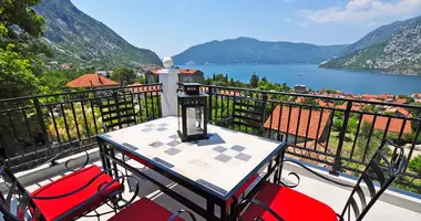 Apartamento 2 habitaciones en Risan, Montenegro