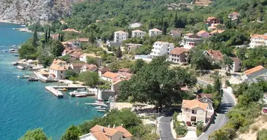 Haus 5 Schlafzimmer in Donji Orahovac, Montenegro