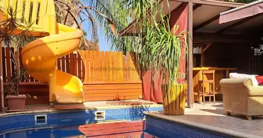Villa 4 bedrooms in Limassol, Cyprus