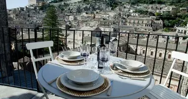 3 bedroom apartment in Ragusa, Italy