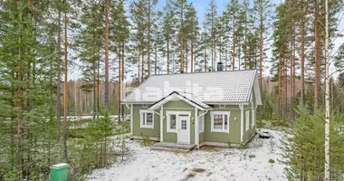 Dom 4 pokoi w Raeaekkylae, Finlandia