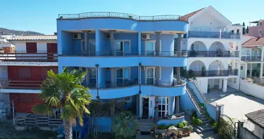 Maison 16 chambres dans Dobra Voda, Monténégro