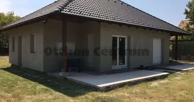 3 room house in Zamardi, Hungary