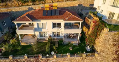 Villa 4 Zimmer mit Möbel, mit Klimaanlage, mit Meerblick in Alanya, Türkei