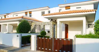 Villa 3 bedrooms with Air conditioner, with Sea view, with Garden in Cyprus